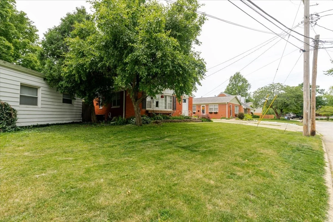 Photo of 513 Maizefield Avenue