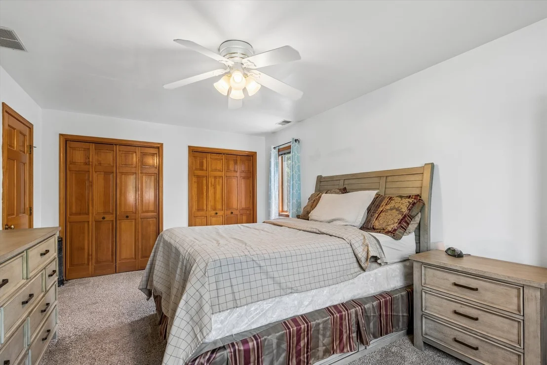 Photo of 2142 N Summit Street