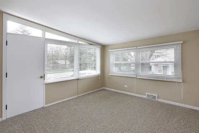 Photo of 558 MALLARD Lane