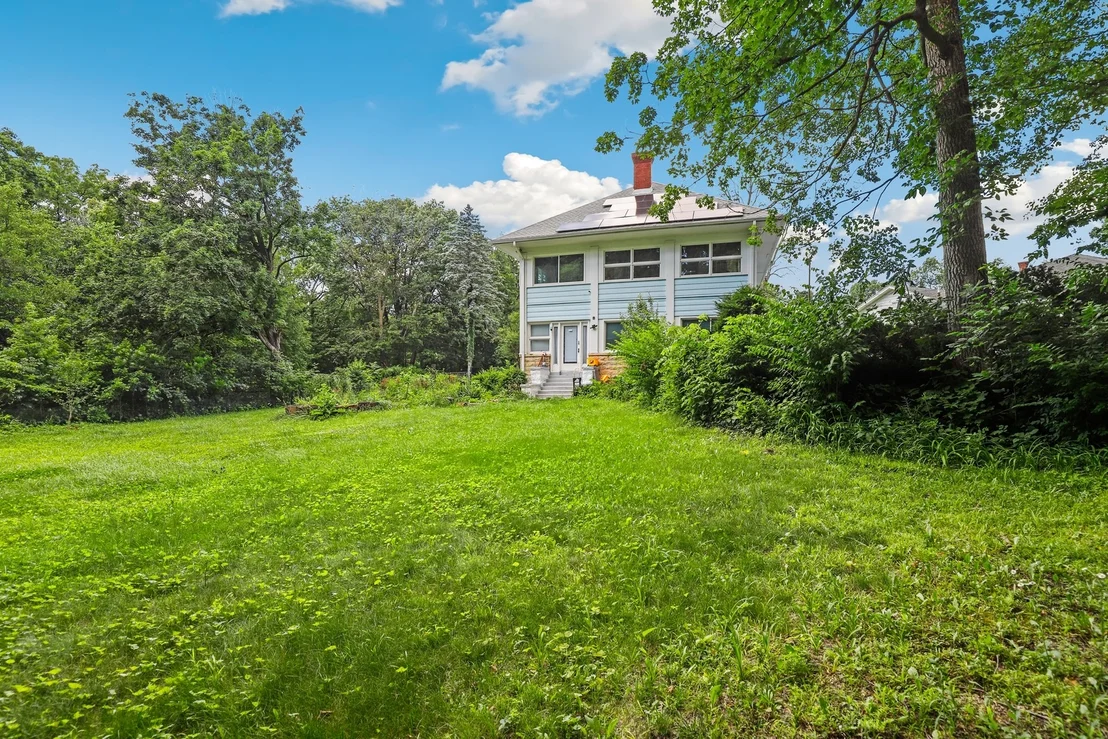 Photo of 1506 Hawthorne Drive