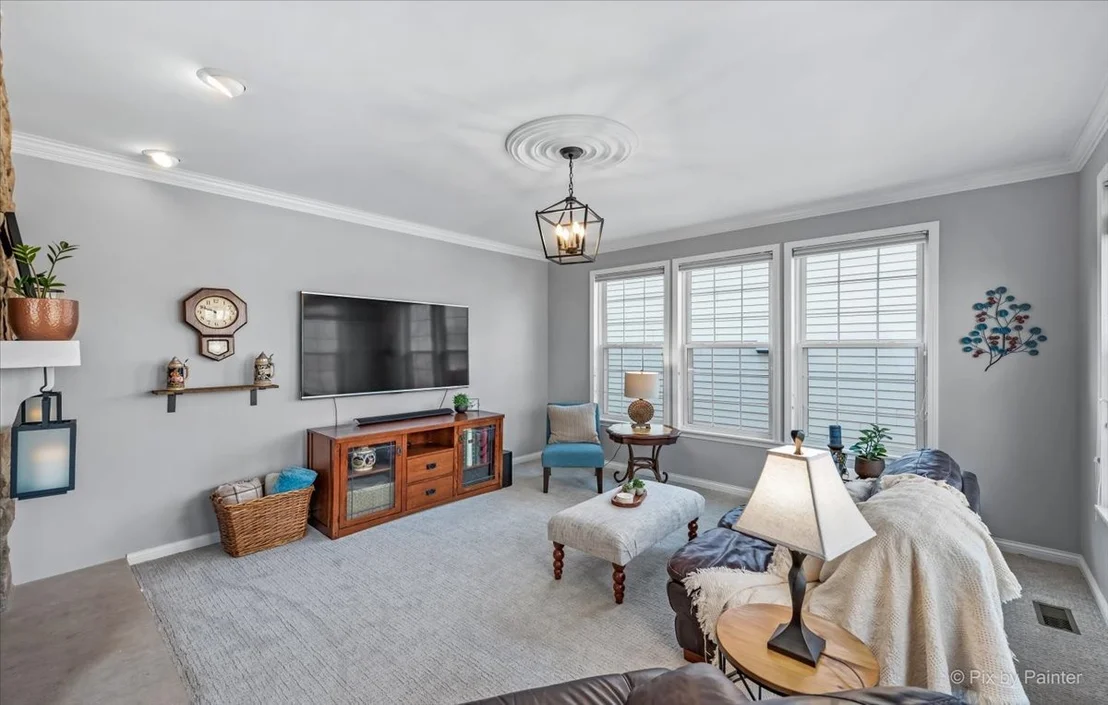 Photo of 924 Viewpointe Drive