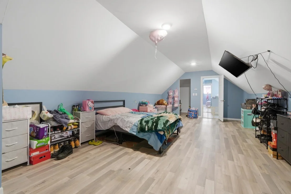 Photo of 1409 W 71st Place