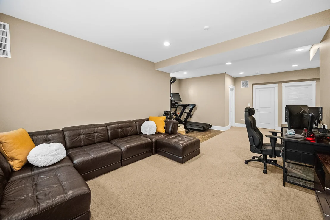 Photo of 2121 Pioneer Road