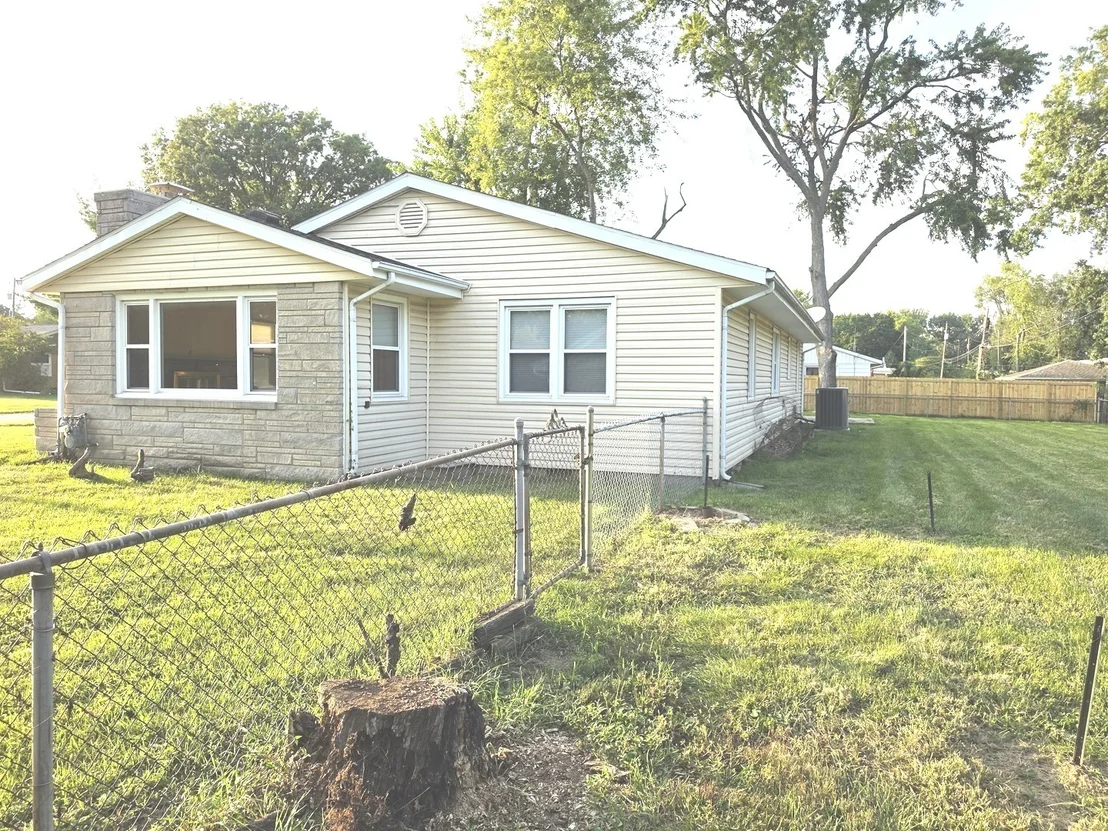 Photo of 906 Snyder Drive