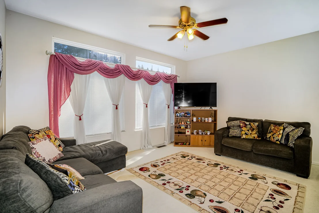 Photo of 384 S Clearview Circle