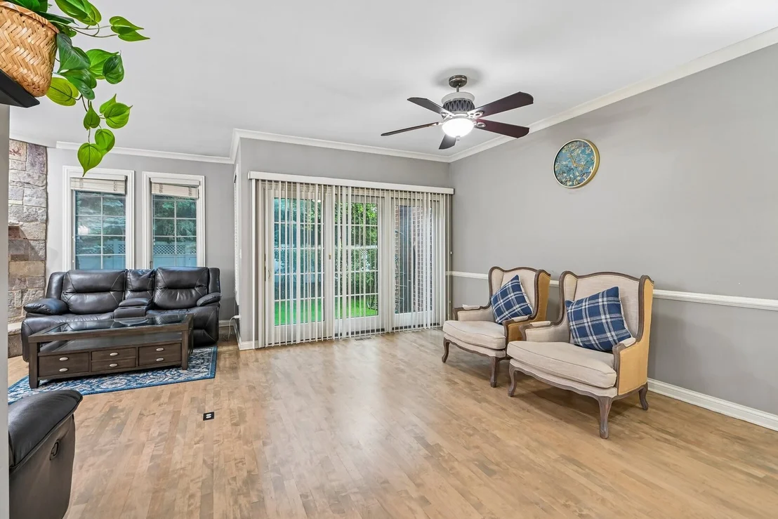 Photo of 343 Arbor Glen Boulevard