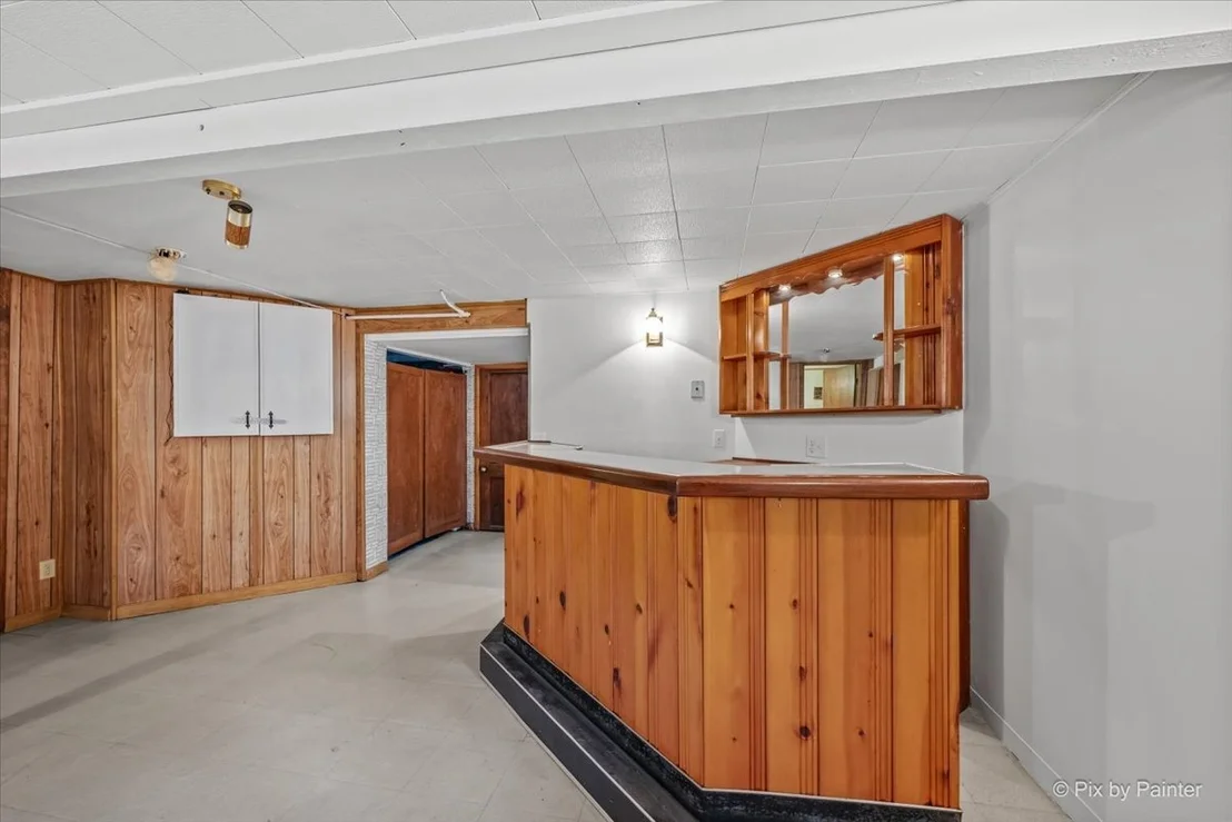 Photo of 2409 Grove Lane