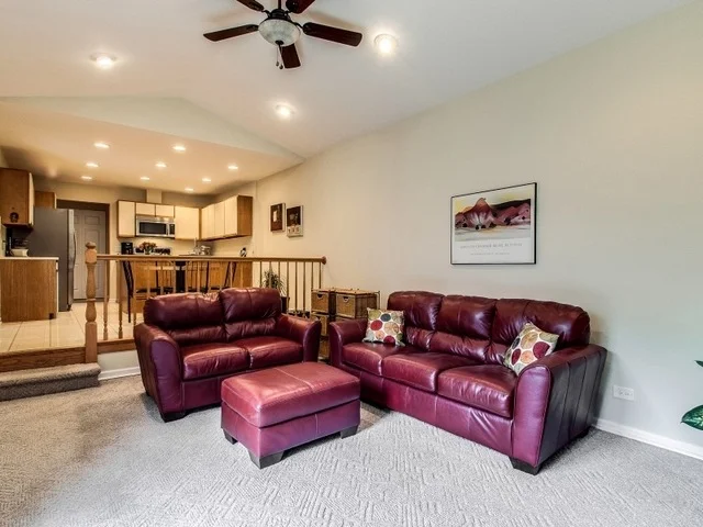 Photo of 9022 FORESTVIEW Avenue