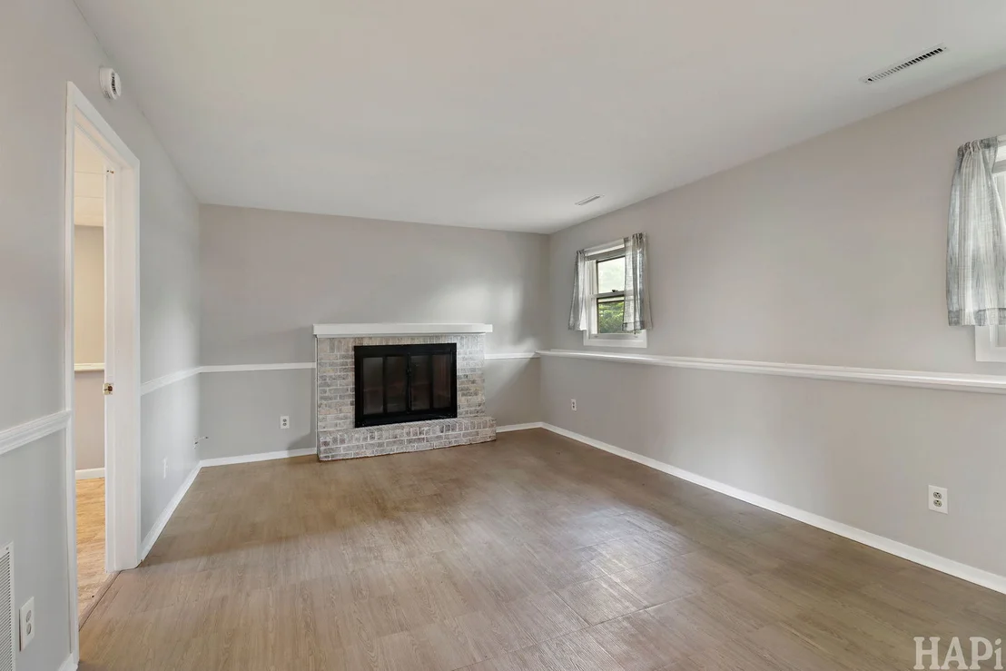 Photo of 5014 W Greenbrier Drive