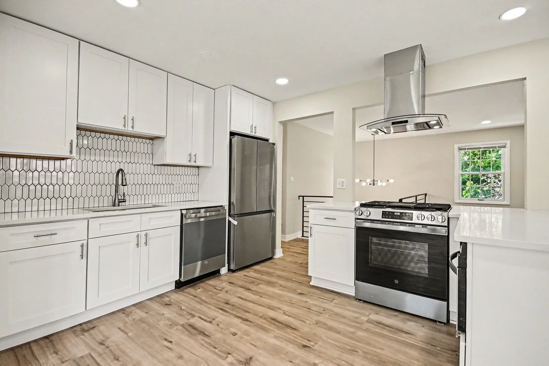 Photo of 1312 W Oakmont Road