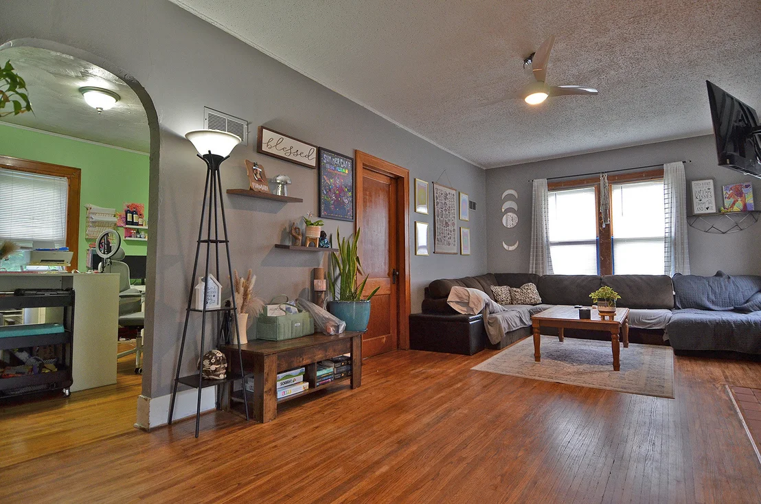 Photo of 815 Bratton Avenue