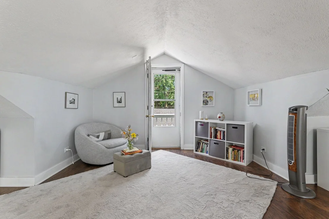 Photo of 1009 John Street