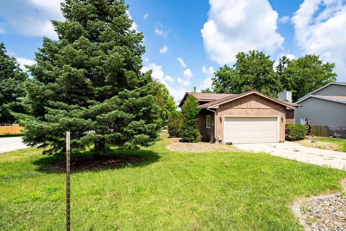 Photo of 2107 Woodhavens Drive