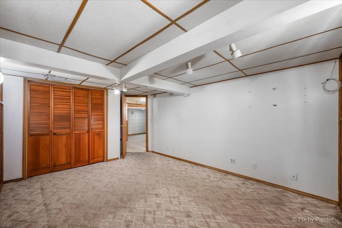 Photo of 2409 Grove Lane