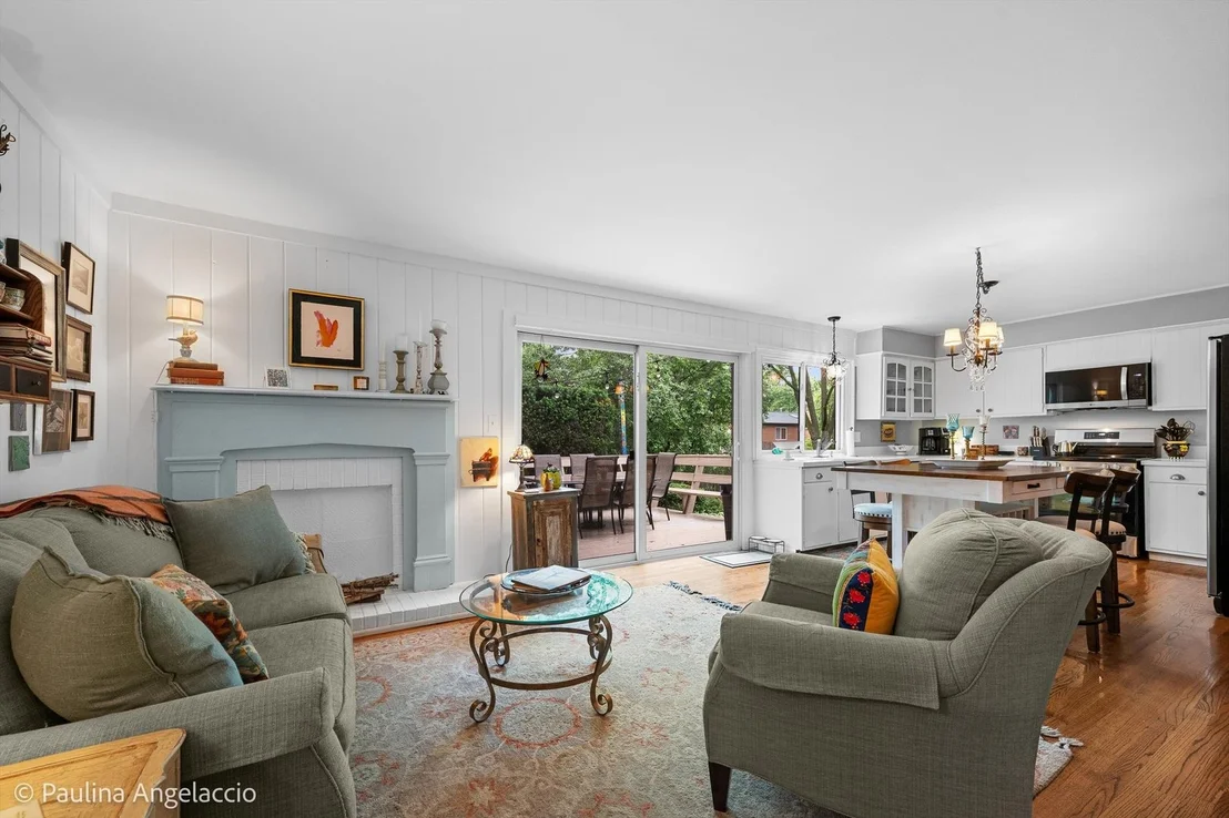 Photo of 1102 N Pepper Tree Drive