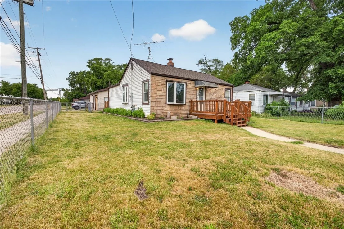 Photo of 302 Harlem Road