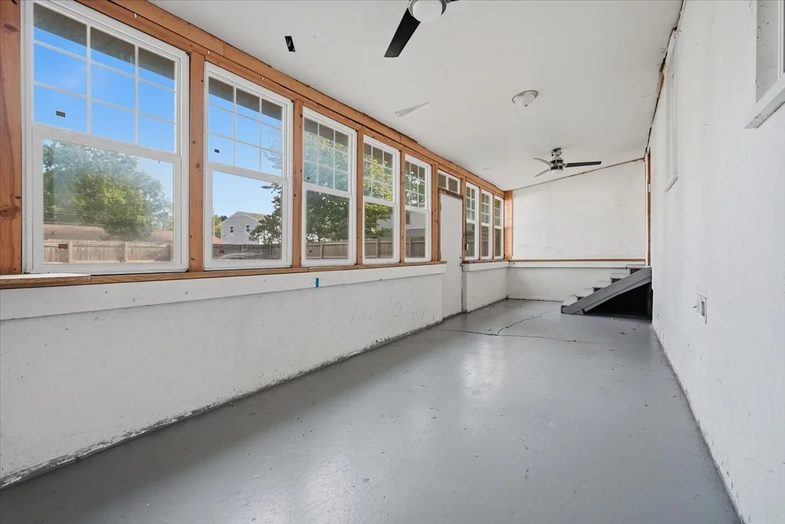 Photo of 1112 West Avenue
