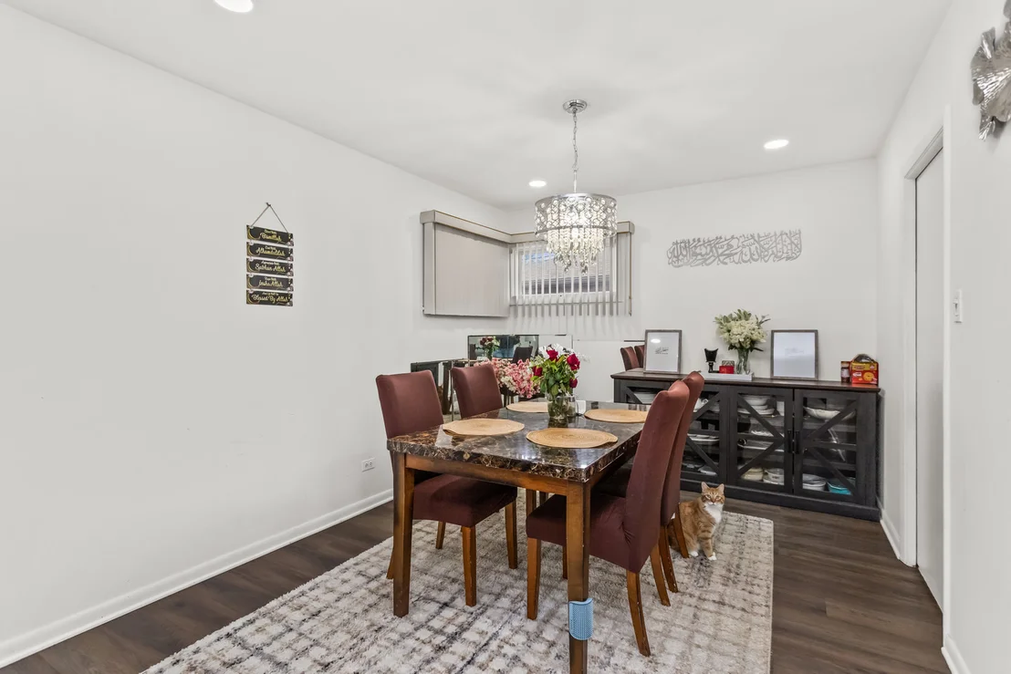 Photo of 7638 Maple Street