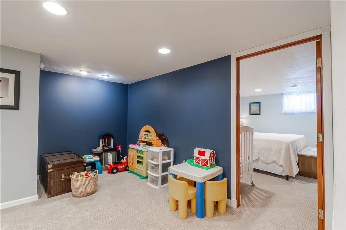 Photo of 111 LOREN Street