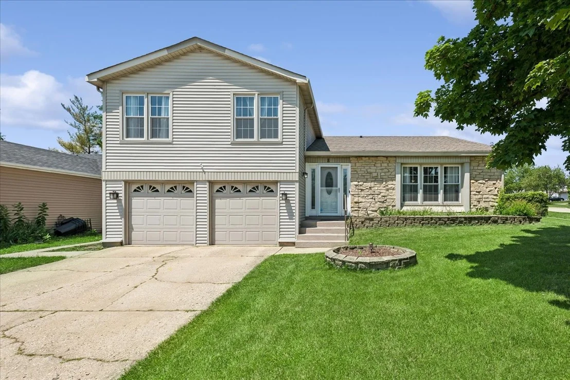 Photo of 8 Auburn Drive