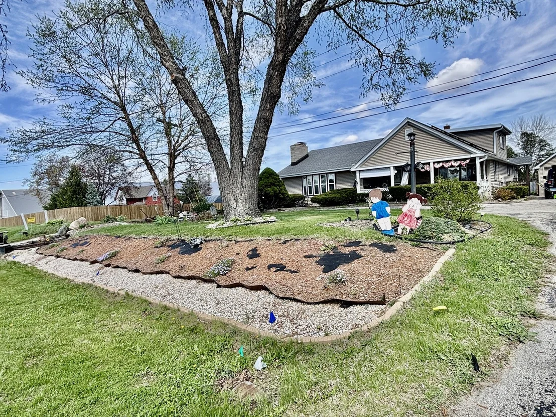 Photo of 1240 S Appleton Road