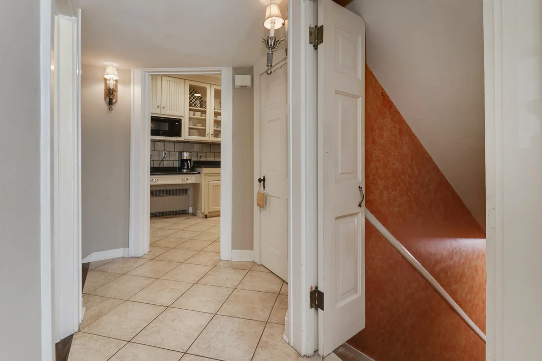 Photo of 1202 Elmwood Road