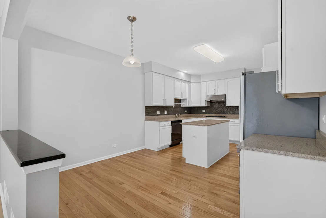 Photo of 10S447 Carrington Circle