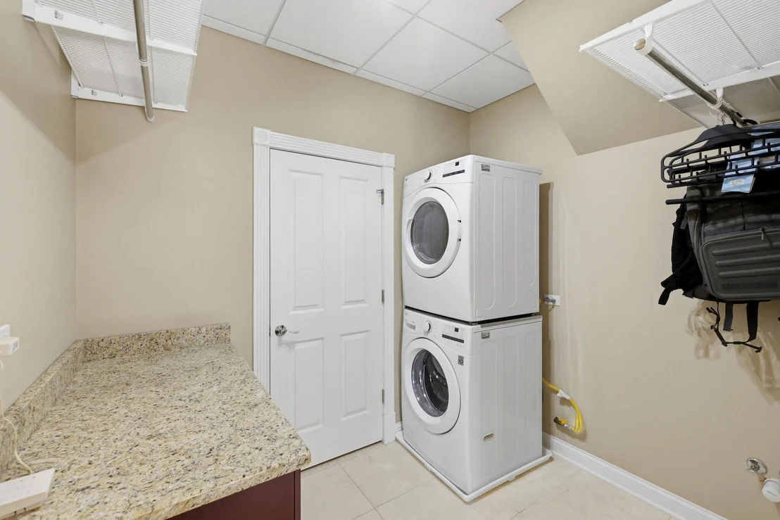 Photo of 19W115 17th Place