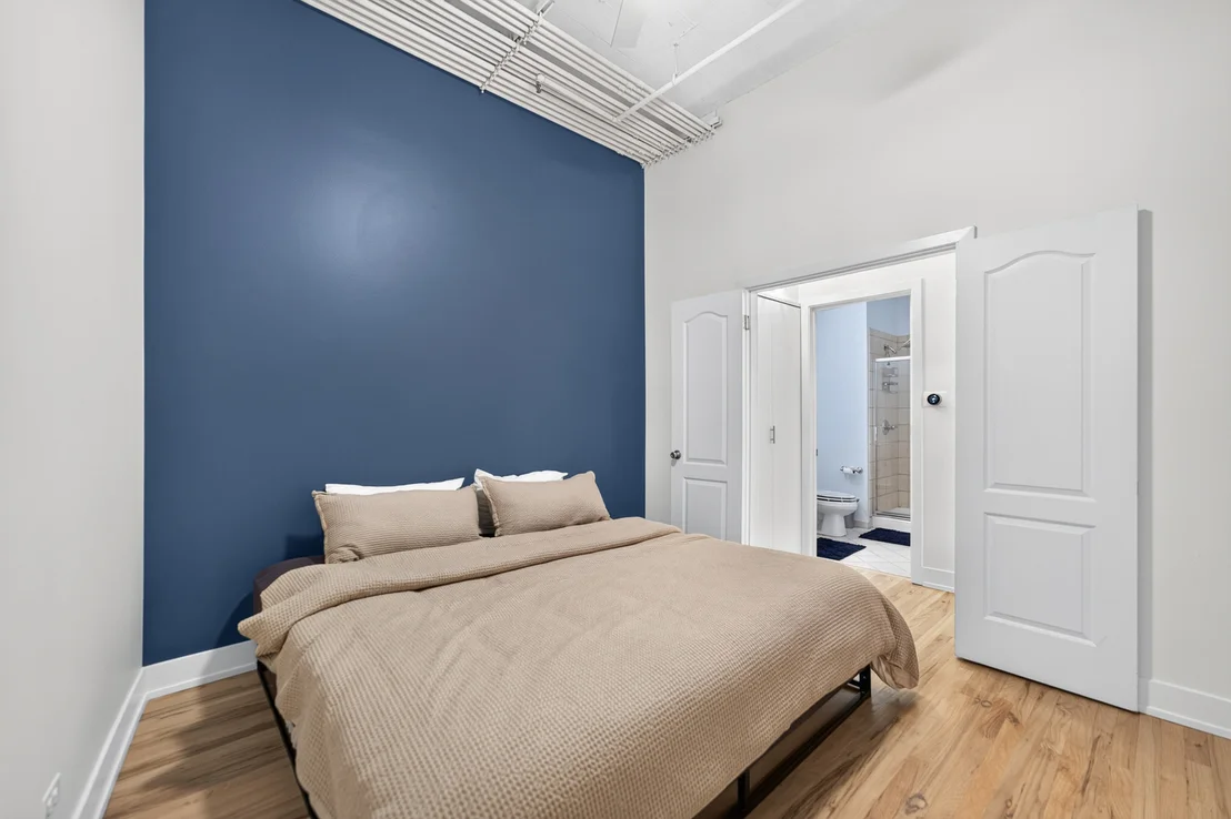 Photo of Unit 712 at 728 W Jackson Boulevard