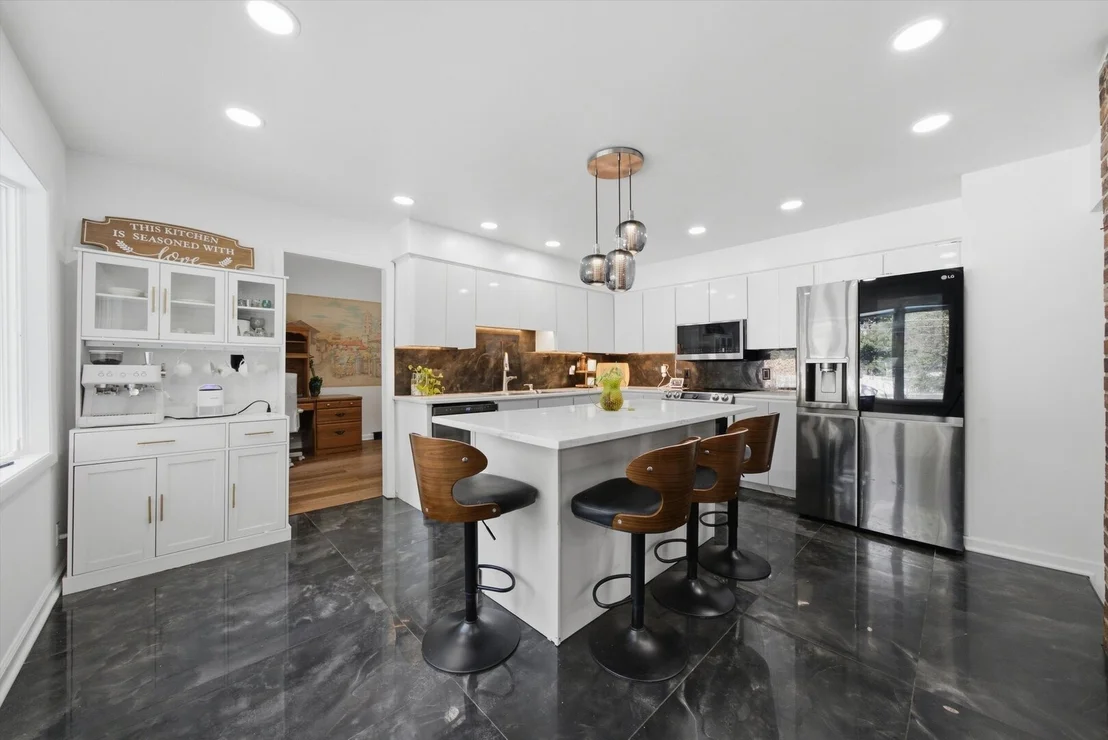 Photo of 2437 Grape Street