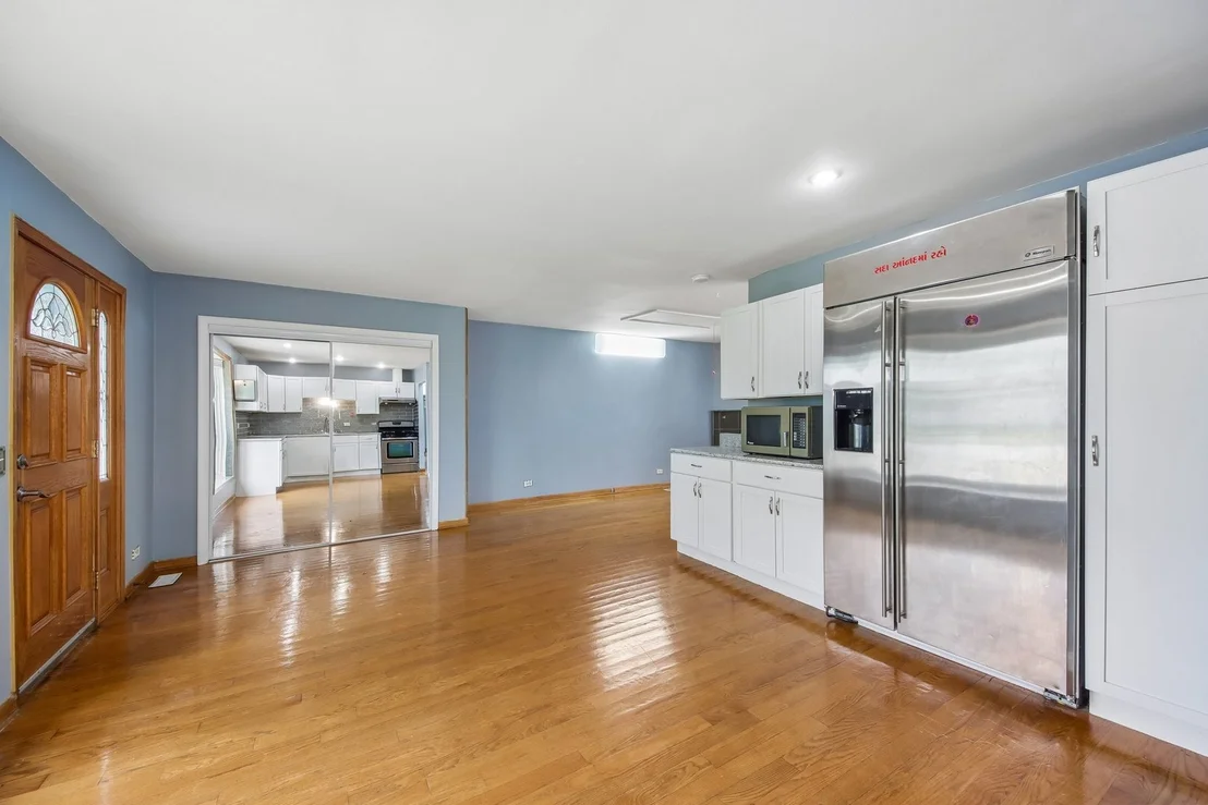Photo of 670 Lakeview Lane