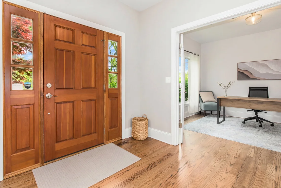 Photo of 4736 DEVON Avenue