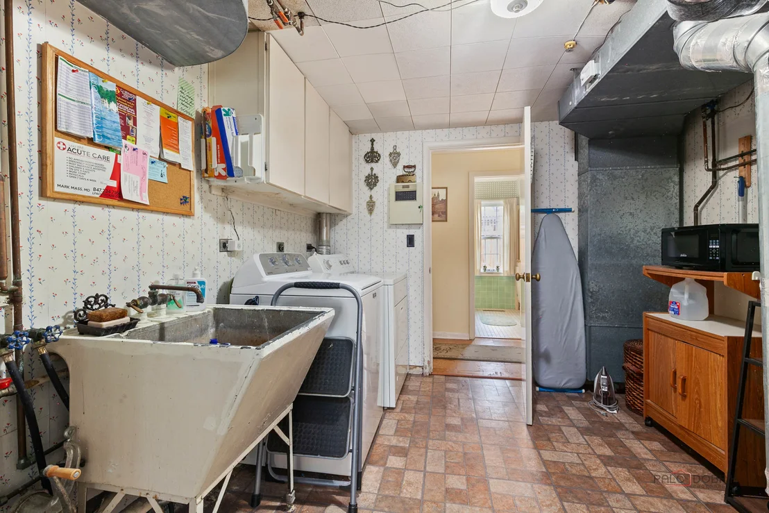 Photo of 214 Washington Circle