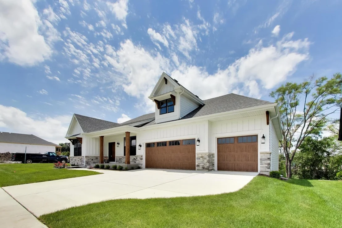 Photo of 495 CORA Lane