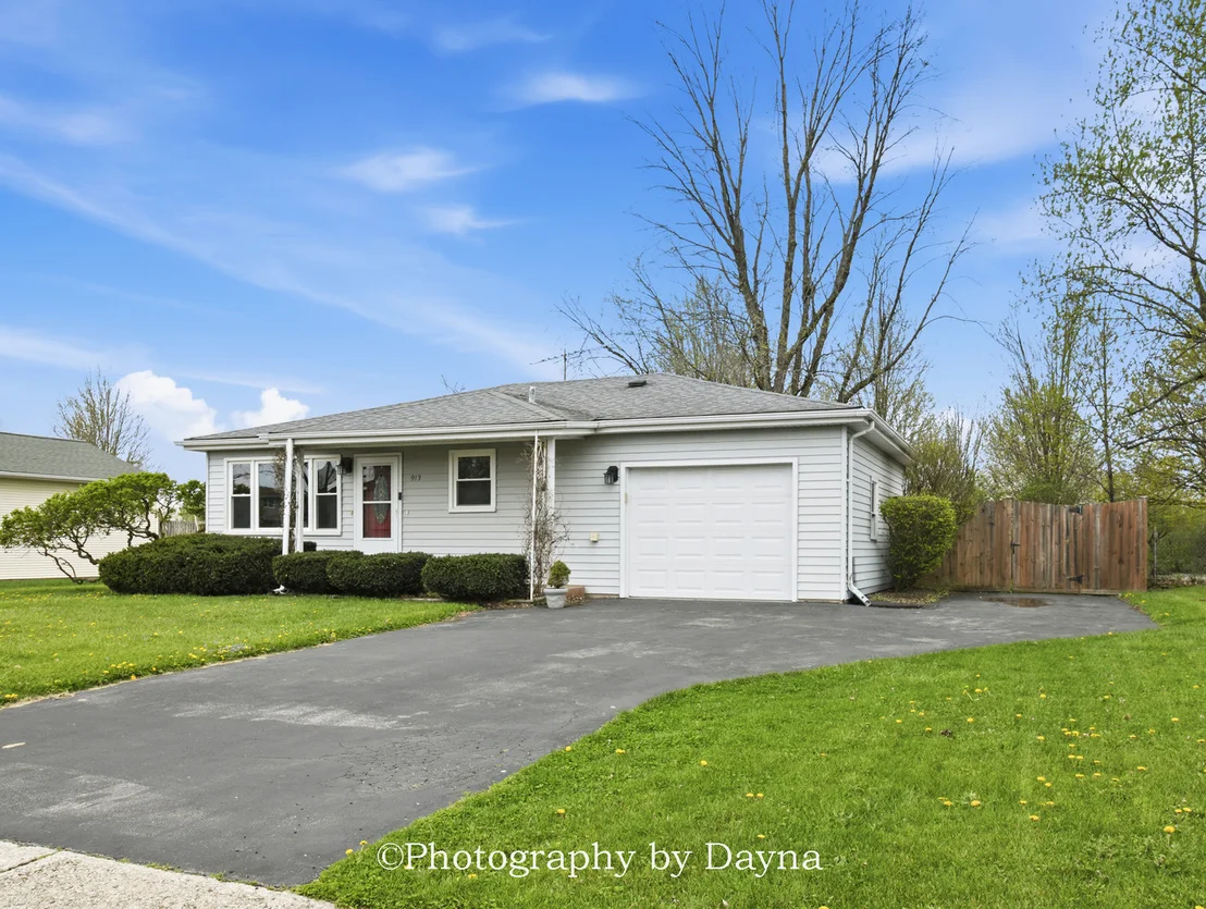 Photo of 913 Southgate Road