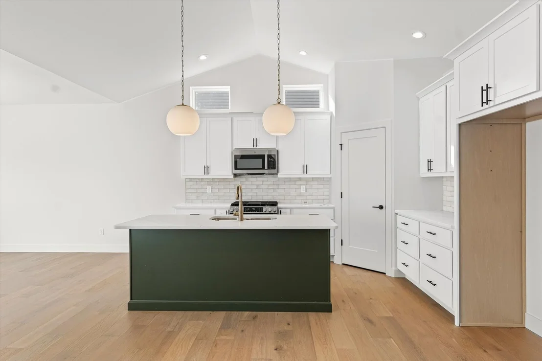Photo of 3904 Bay Circle