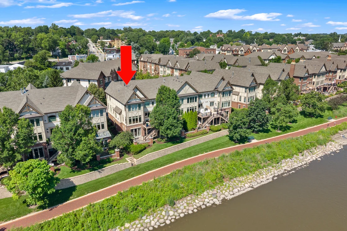 Photo of 526 Brownstone Drive