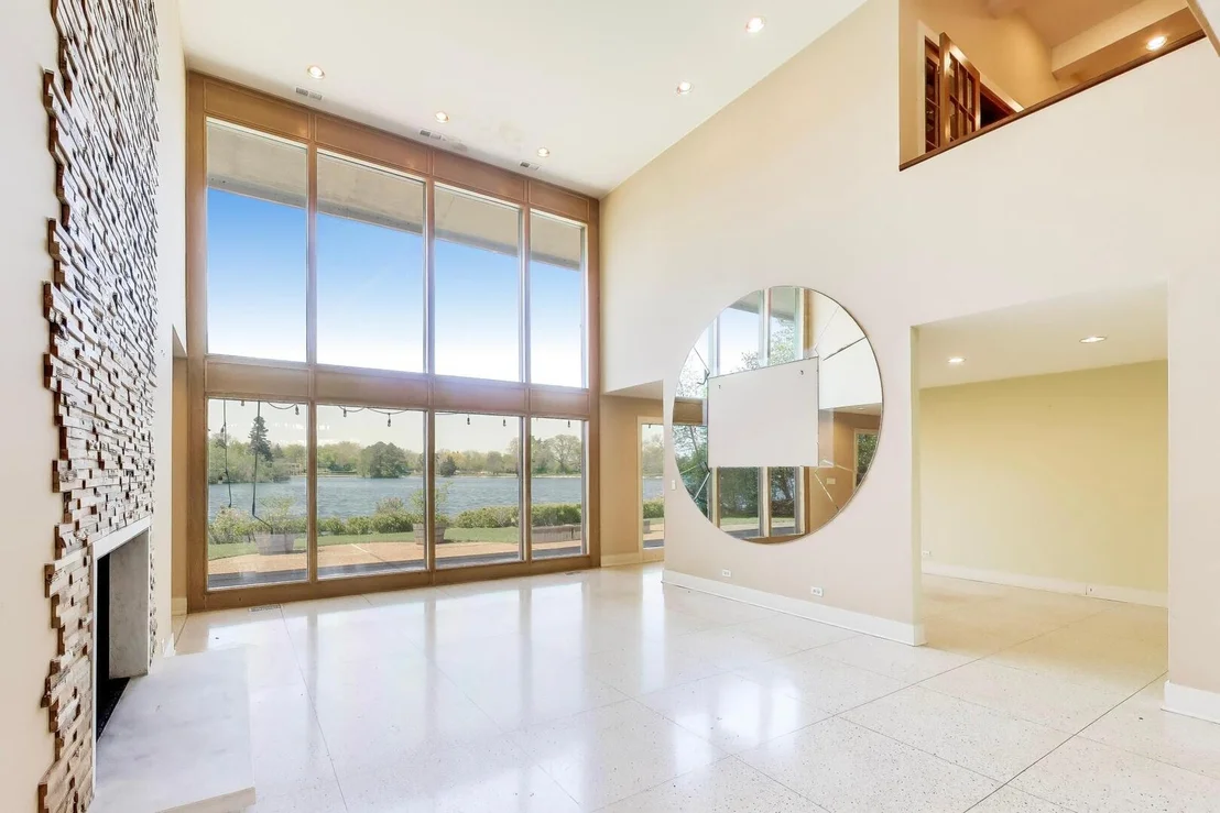Photo of 2100 Valley Lo Lane