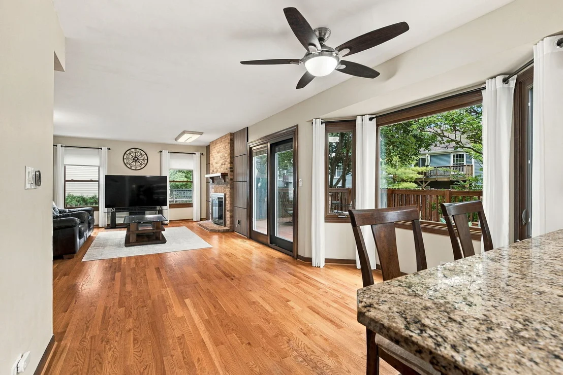 Photo of 1011 E Amberwood Circle