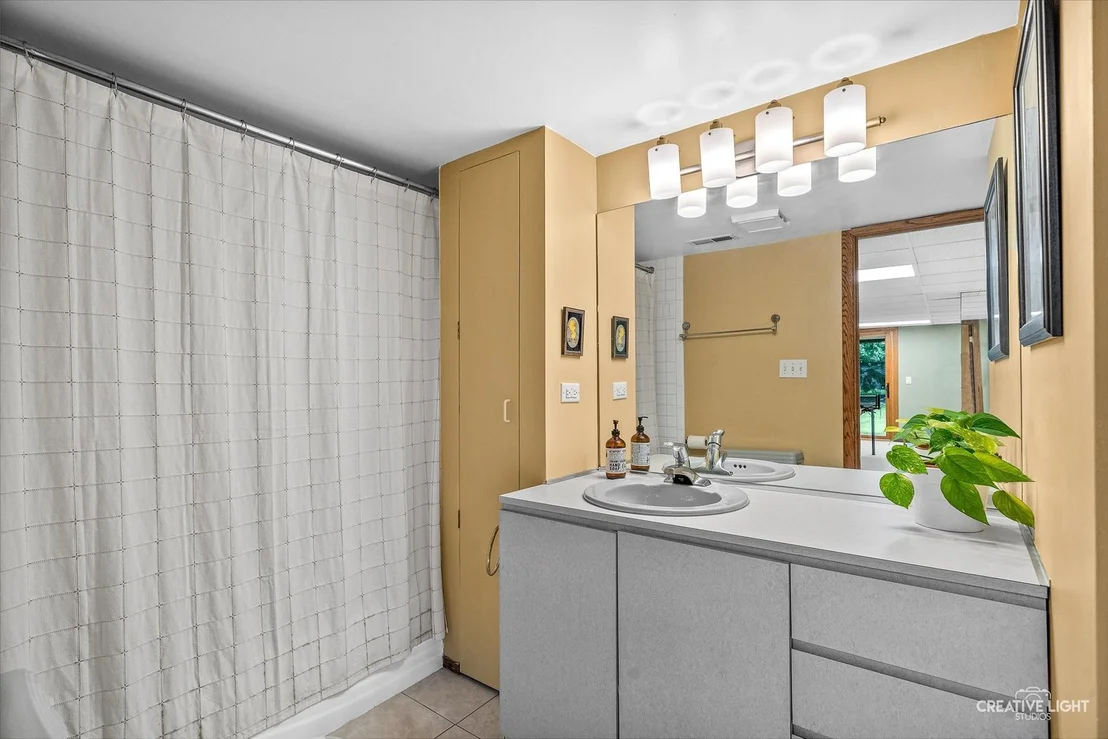 Photo of 933 Stanton Drive