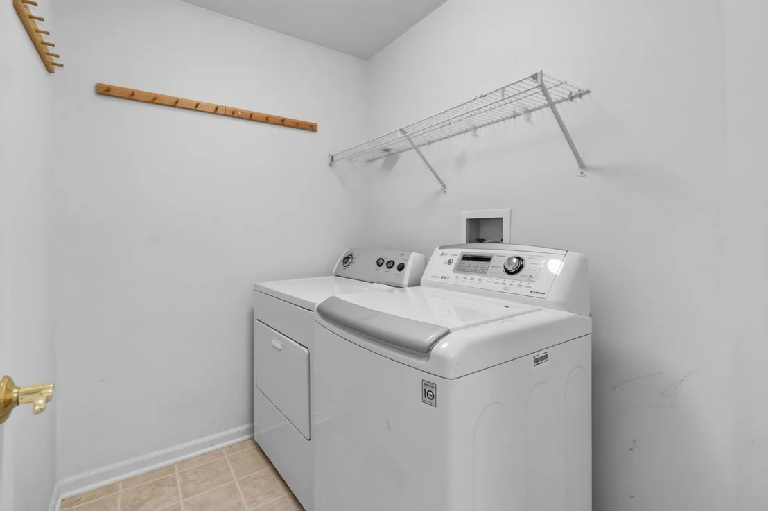 Photo of 10S447 Carrington Circle