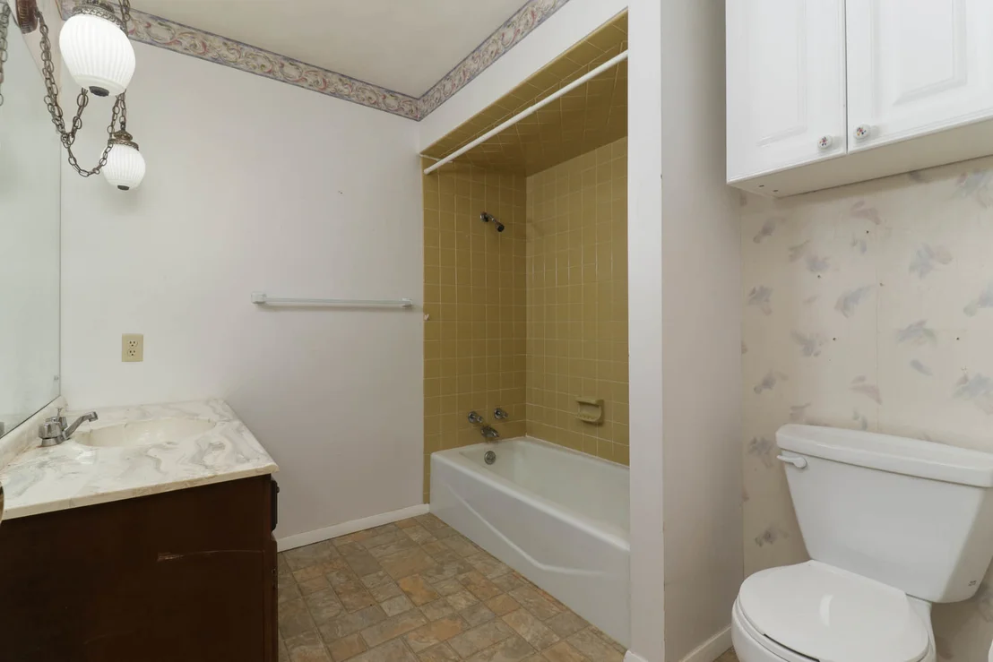 Photo of 1113 Andover Street