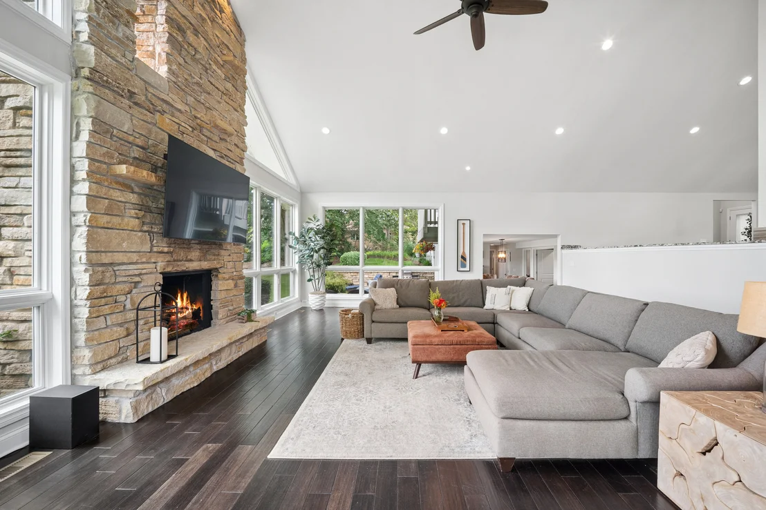 Photo of 498 Lakepoint Drive