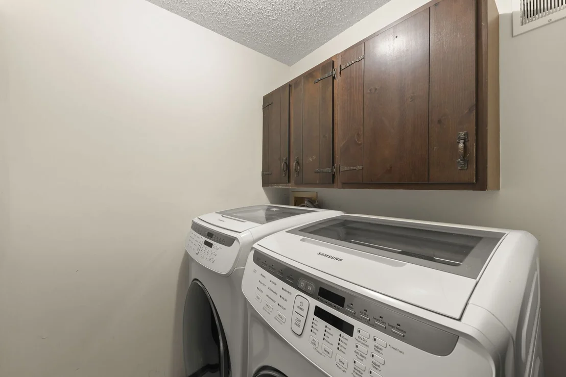 Photo of 2S640 Continental Drive