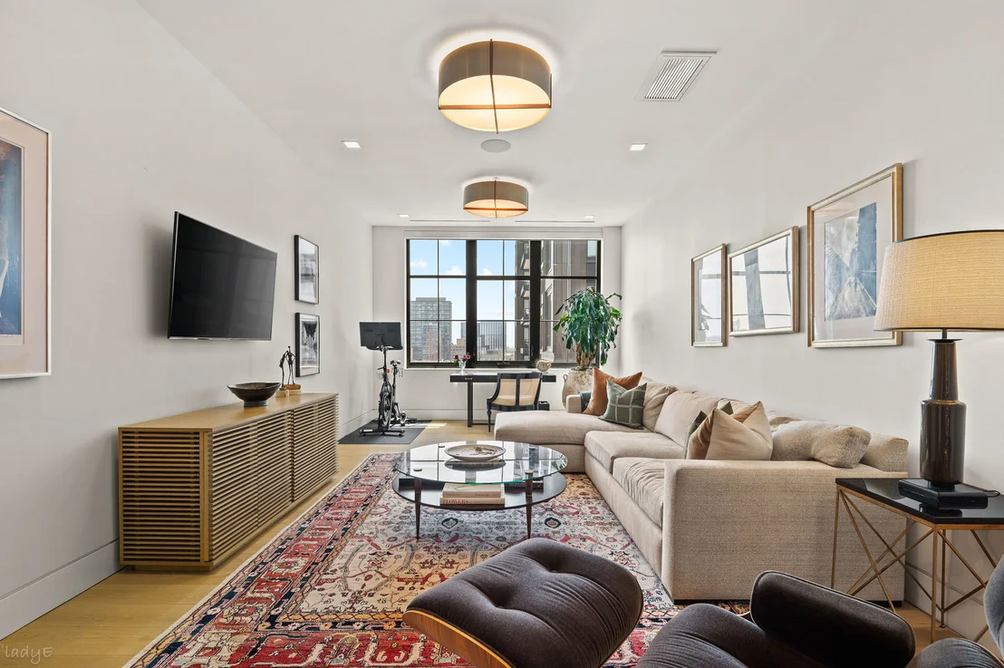 Photo of Unit PH8D at 1109 W Washington Boulevard