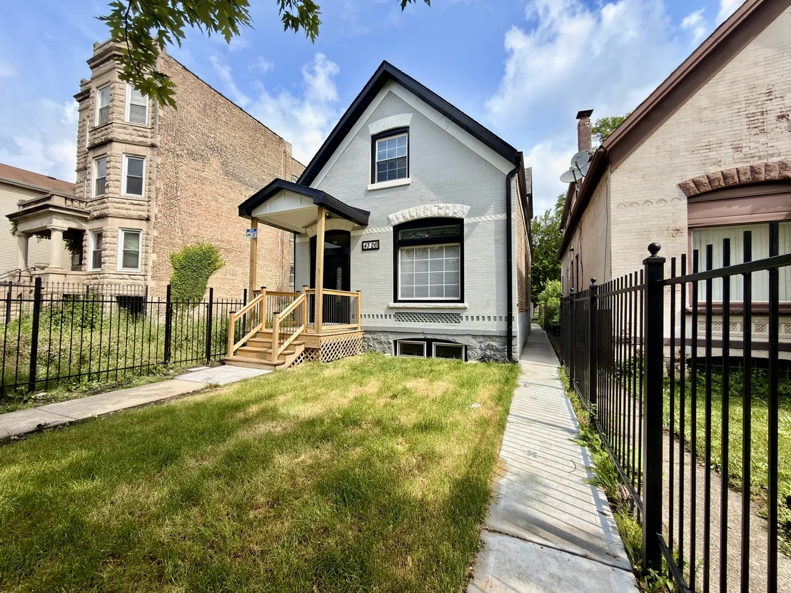 Photo of 4326 W Washington Boulevard