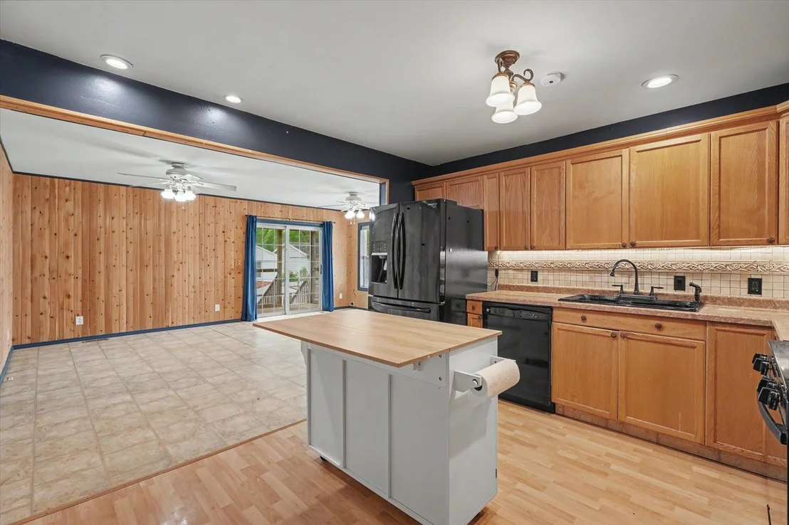 Photo of 904 Fairoaks Drive