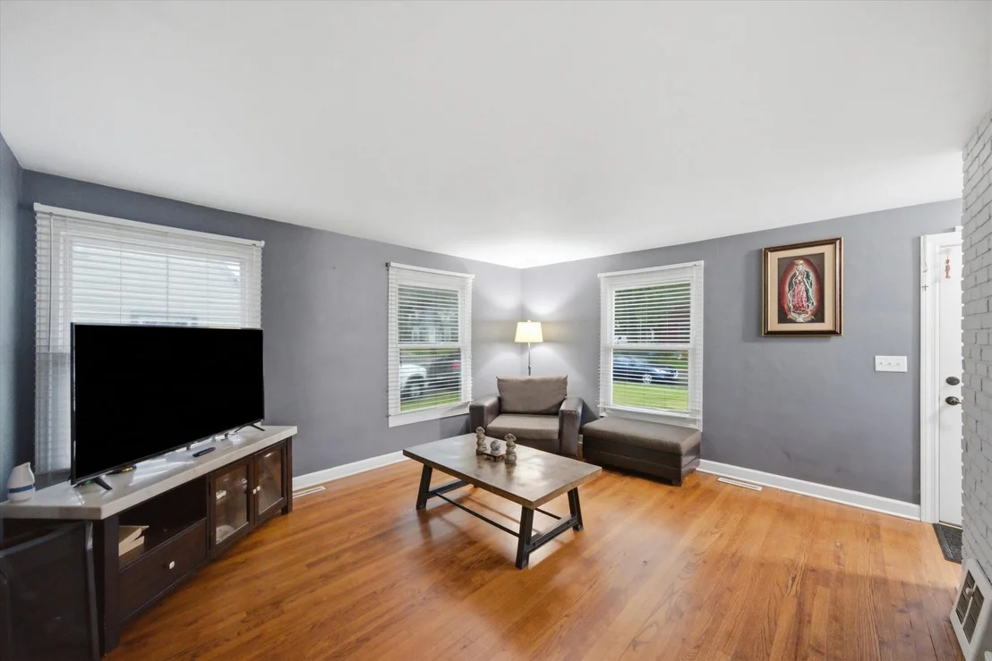 Photo of 525 Sunset Drive