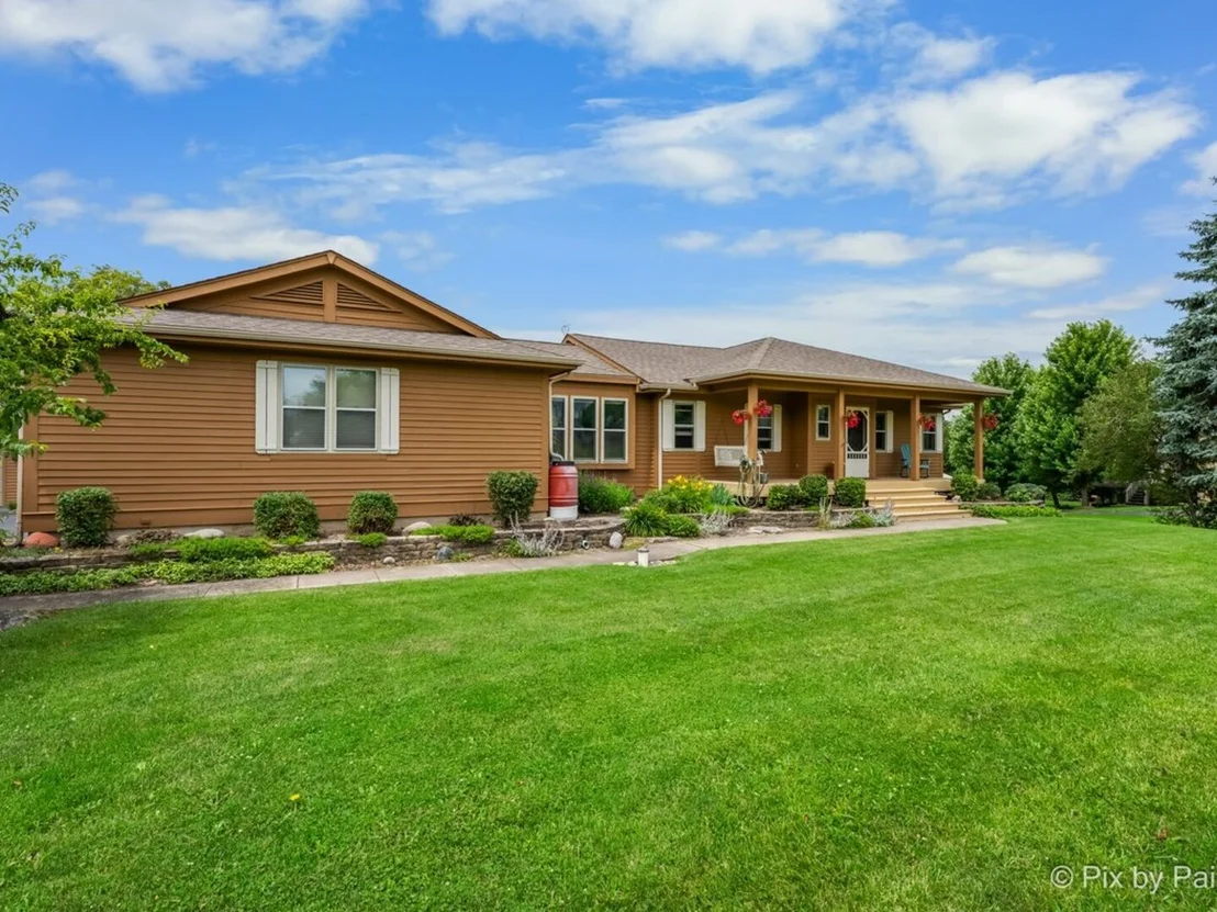 Photo of 28 Tomahawk Trail