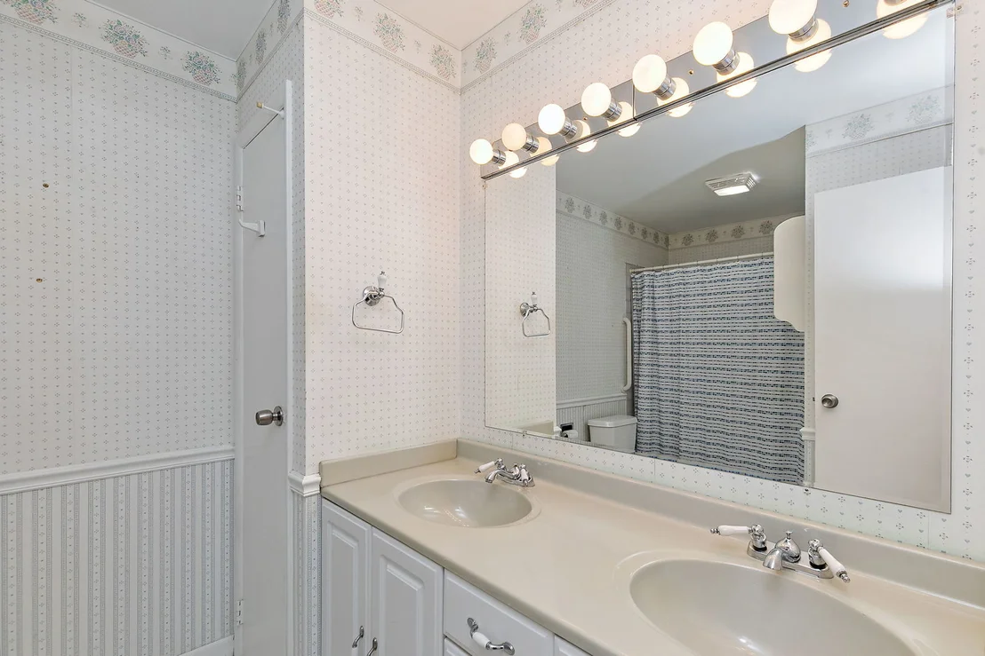 Photo of 213 Villa Road